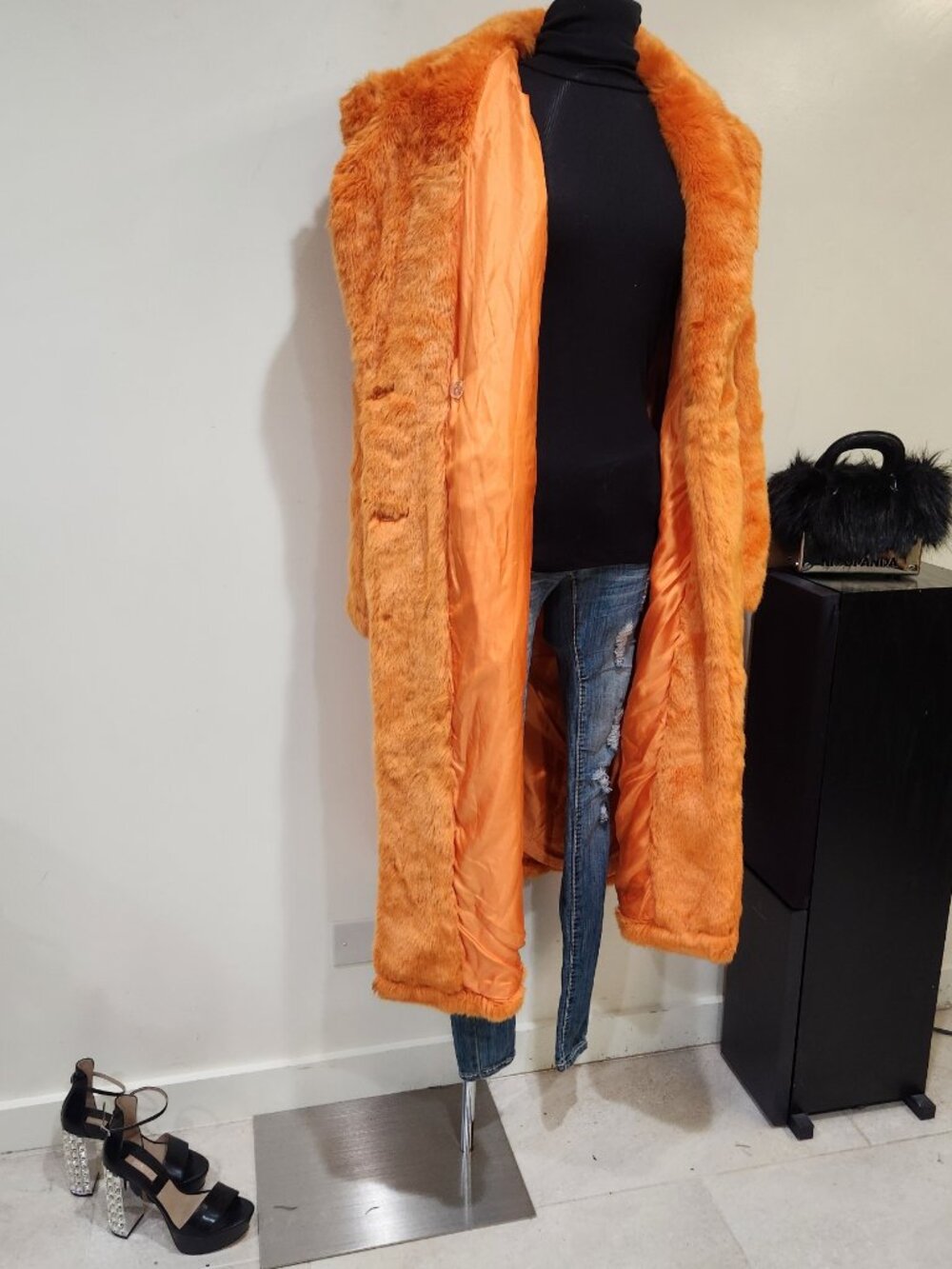 💥SHOWSTOPPER!💥Luxurious Faux Fur Longline Double Breasted Coat in Tangerine - Picture 13 of 16